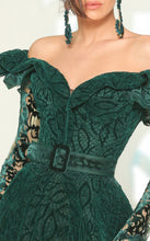Load image into Gallery viewer, MNM Couture 2512