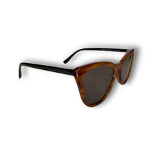 Load image into Gallery viewer, Brown Classic Cat-Eye Sunglasses
