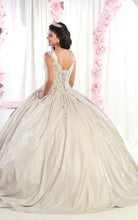 Load image into Gallery viewer, MayQueen Quinceañera Dress LK178