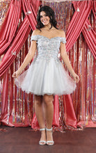 Load image into Gallery viewer, May Queen MQ1966