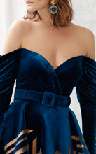 Load image into Gallery viewer, MNM Couture N0279