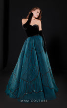 Load image into Gallery viewer, MNM Couture N0518