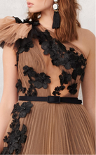 Load image into Gallery viewer, MNM Couture N0282