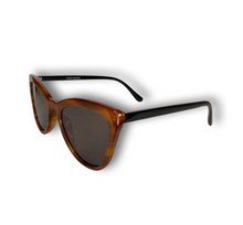 Load image into Gallery viewer, Brown Classic Cat-Eye Sunglasses
