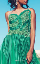 Load image into Gallery viewer, MNM Couture G1013