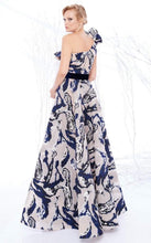Load image into Gallery viewer, MNM Couture N0197