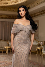 Load image into Gallery viewer, May Queen RQ8252
