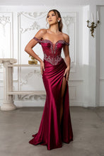 Load image into Gallery viewer, May Queen RQ8227
