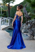 Load image into Gallery viewer, May Queen RQ8227
