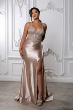 Load image into Gallery viewer, May Queen RQ8244
