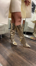 Load image into Gallery viewer, Mariana Metallic Pointy Boots
