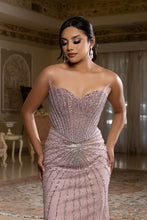 Load image into Gallery viewer, May Queen RQ8217
