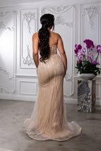 Load image into Gallery viewer, May Queen RQ8228
