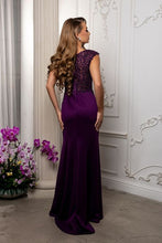 Load image into Gallery viewer, May Queen RQ8256
