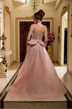 Load image into Gallery viewer, May Queen RQ8234
