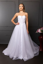 Load image into Gallery viewer, May Queen RQ8274
