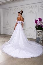 Load image into Gallery viewer, May Queen RQ8275
