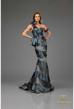 Load image into Gallery viewer, Terani Couture
