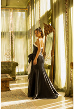 Load image into Gallery viewer, Terani Couture 242E3151
