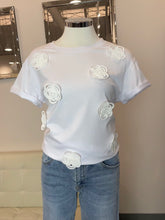 Load image into Gallery viewer, 3D Floral T-Shirt- White
