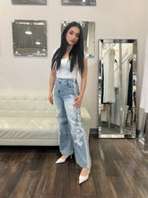 Load image into Gallery viewer, Ximena Stretch Lace Detail Jeans
