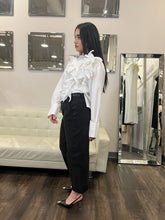Load image into Gallery viewer, Rowan L/S Side Flower Shirt
