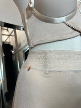 Load image into Gallery viewer, Sculpt Lift Shorts Medium Compression
