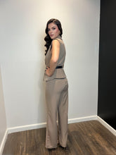Load image into Gallery viewer, Ruth Belted Vest
