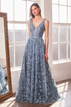 Load image into Gallery viewer, Cinderella Divine T606
