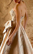 Load image into Gallery viewer, MNM Couture M0082
