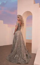 Load image into Gallery viewer, MNM Couture M0102
