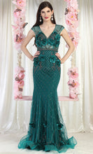 Load image into Gallery viewer, May Queen RQ7974
