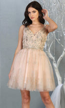 Load image into Gallery viewer, May Queen MQ1817
