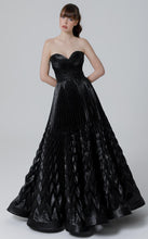 Load image into Gallery viewer, MnM Couture N0462
