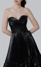 Load image into Gallery viewer, MnM Couture N0462
