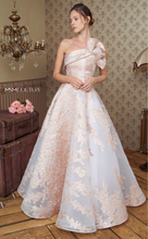 Load image into Gallery viewer, MnM Couture N0340
