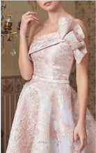 Load image into Gallery viewer, MnM Couture N0340
