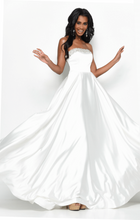 Load image into Gallery viewer, Jasz Couture 7030
