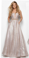 Load image into Gallery viewer, Jasz Couture 7039
