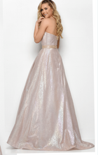 Load image into Gallery viewer, Jasz Couture 7039

