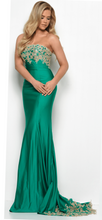 Load image into Gallery viewer, Jasz Couture 7071
