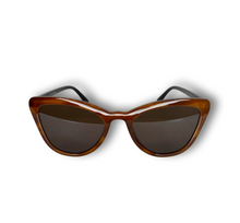 Load image into Gallery viewer, Brown Classic Cat-Eye Sunglasses
