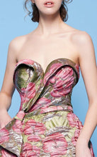 Load image into Gallery viewer, MNM Couture N0231
