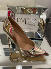 Load image into Gallery viewer, Larissa Patent Silver Pump - Gold
